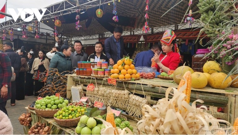 cultural space features ethnic identity at ban flower festival in son la picture 5