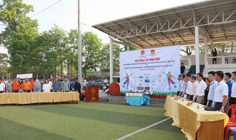 vietnamese student football tournament in laos marks youth union s 94th anniversary picture 1