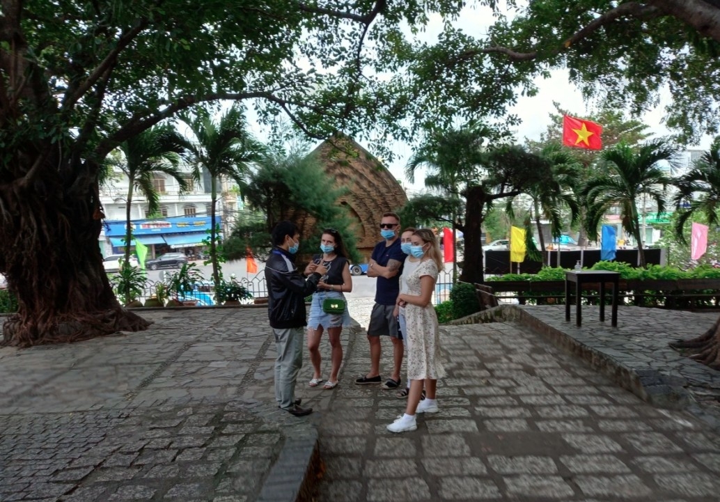 russian tourists return to khanh hoa post covid-19 pandemic picture 1