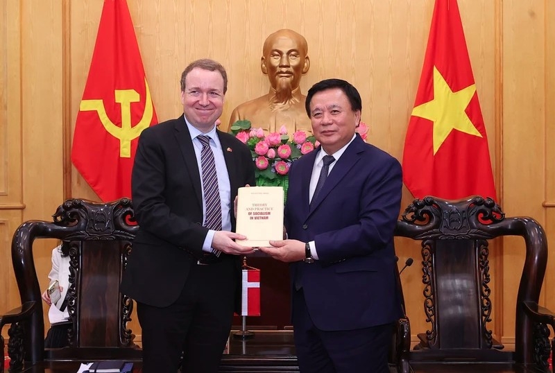 official urges closer vietnam-denmark collaboration in policy research picture 1