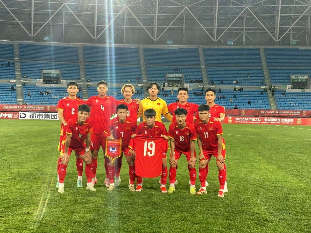 vietnam hold uzbekistan to a 0-0 draw in cfa china team 2025 picture 1