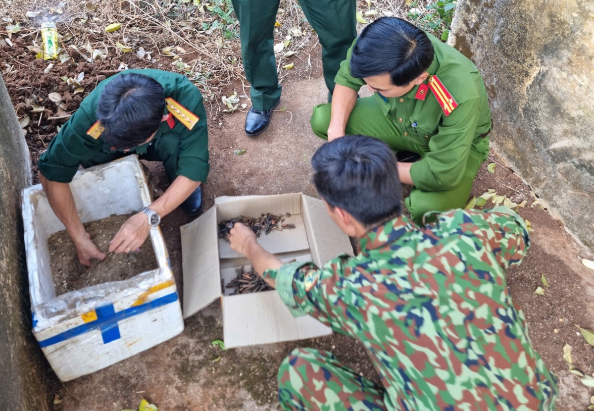 thu giữ nhiều tang vật trong vụ nổ phế liệu ở tp. pleiku hình ảnh 1 thu giu nhieu tang vat trong vu no phe lieu o tp. pleiku hinh anh 1