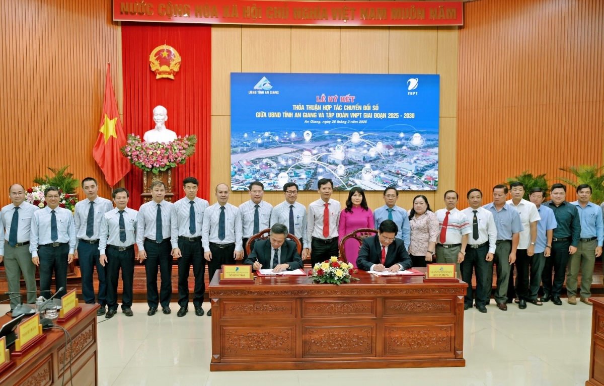 vnpt và ubnd tỉnh an giang ký kết hợp tác chuyển đổi số giai đoạn 2025-2030 hình ảnh 1 vnpt va ubnd tinh an giang ky ket hop tac chuyen doi so giai doan 2025-2030 hinh anh 1