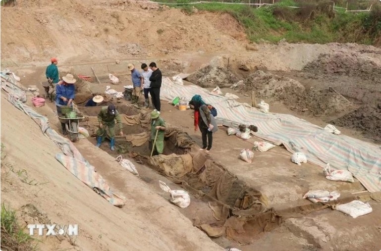 unique ancient boats unearthed in bac ninh picture 1