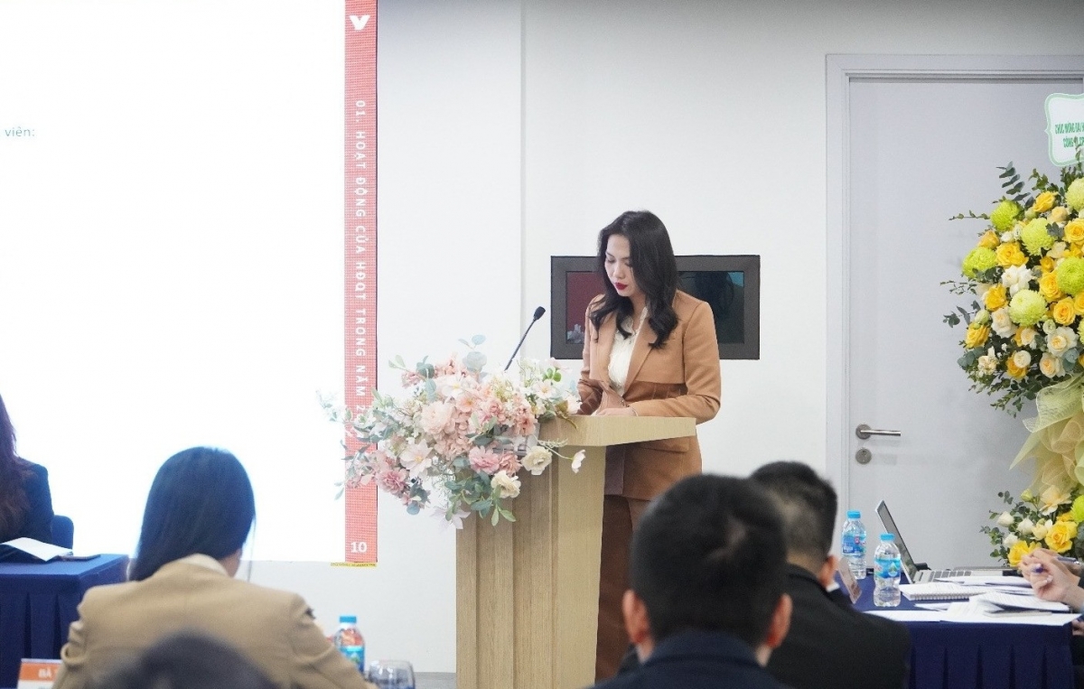 chung khoan nhat viet tren da tang truong, dat muc tieu thach thuc nam 2025 hinh anh 1