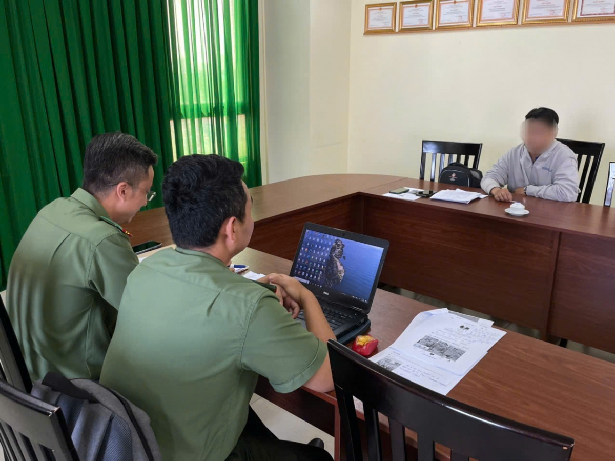 xử phạt tiktoker phát tán thông tin sai sự thật về lực lượng công an hình ảnh 1 xu phat tiktoker phat tan thong tin sai su that ve luc luong cong an hinh anh 1