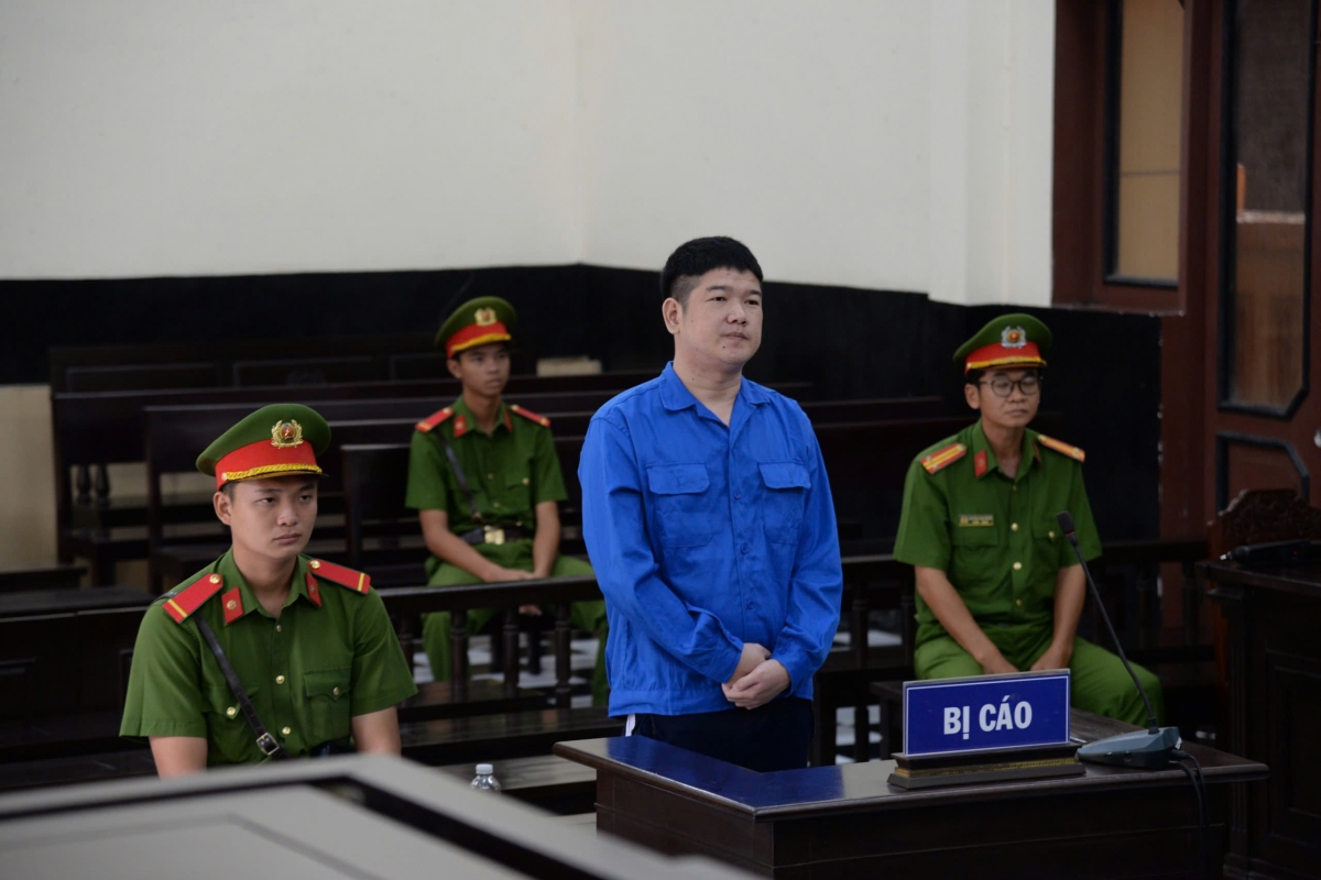 Một bị cáo chém người nhận 9 năm tù giam