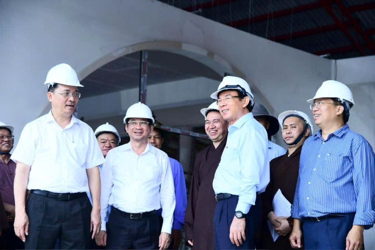 bí thư thành ủy tp.hcm nguyễn văn nên kiểm tra nơi diễn ra Đại lễ vesak 2025 hình ảnh 3 bi thu thanh uy tp.hcm nguyen van nen kiem tra noi dien ra Dai le vesak 2025 hinh anh 3