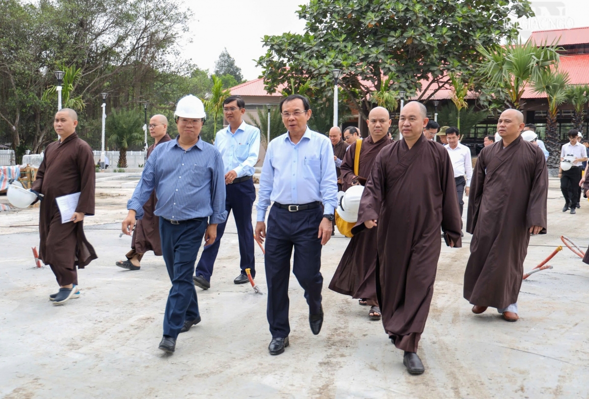 bí thư thành ủy tp.hcm nguyễn văn nên kiểm tra nơi diễn ra Đại lễ vesak 2025 hình ảnh 2 bi thu thanh uy tp.hcm nguyen van nen kiem tra noi dien ra Dai le vesak 2025 hinh anh 2