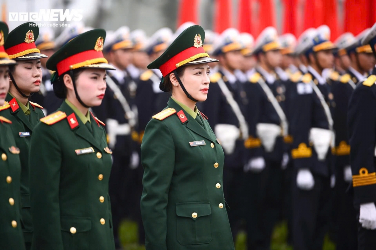 ngắm những bóng hồng trên thao trường tập luyện diễu binh cho đại lễ 30 4 hình ảnh 12 ngam nhung bong hong tren thao truong tap luyen dieu binh cho dai le 30 4 hinh anh 12