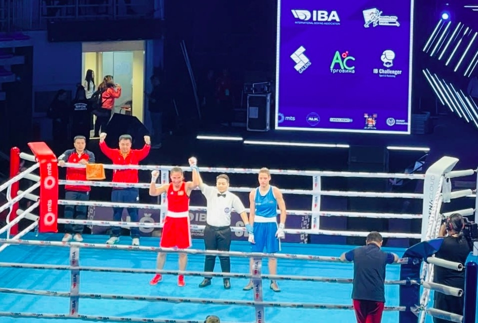 female vietnamese boxer qualifies for 2025 world championships semi-finals picture 1