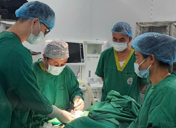 Ghép mạch tự thân, kịp thời cứu chữa cho bệnh nhân bị thương nặng vùng cánh tay
