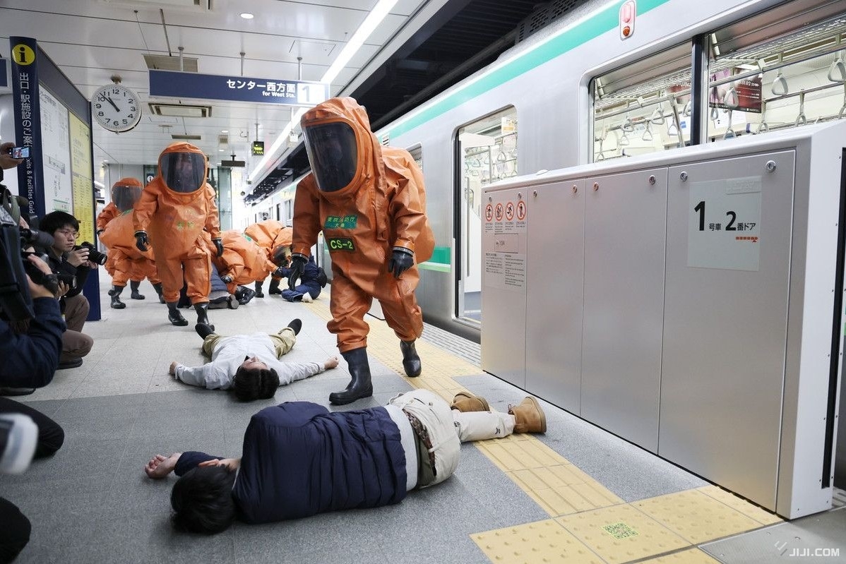 30 năm thảm họa chất độc Sarin và hồi chuông báo động về tà đạo từ Nhật Bản