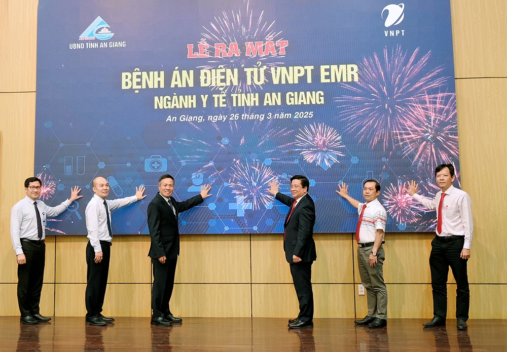 vnpt và ubnd tỉnh an giang ký kết hợp tác chuyển đổi số giai đoạn 2025-2030 hình ảnh 3 vnpt va ubnd tinh an giang ky ket hop tac chuyen doi so giai doan 2025-2030 hinh anh 3