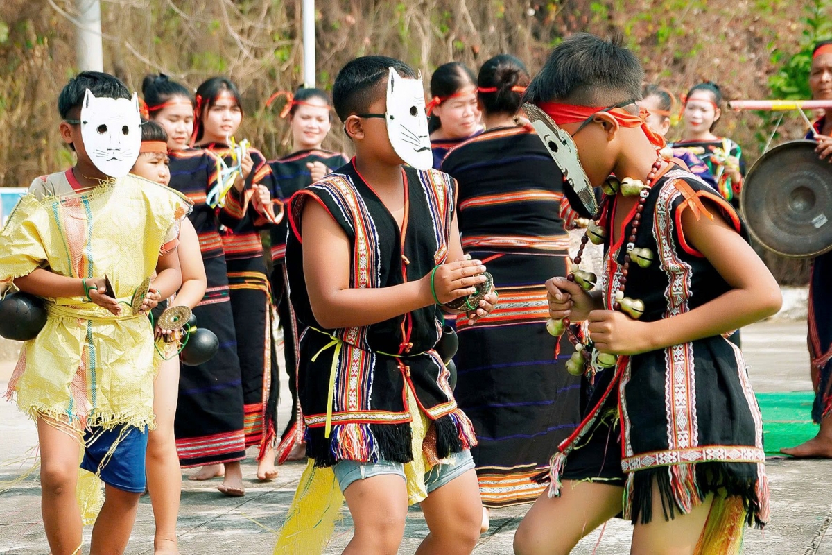 Lễ cầu mưa và hội thi văn hóa - thể thao tại vùng đất vua lửa