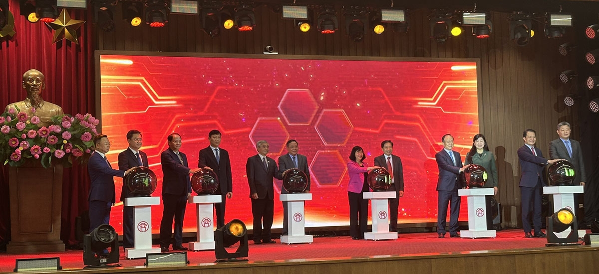 Hà Nội công bố ứng dụng chuyển đổi số dùng chung 3 cấp trong hệ thống chính trị