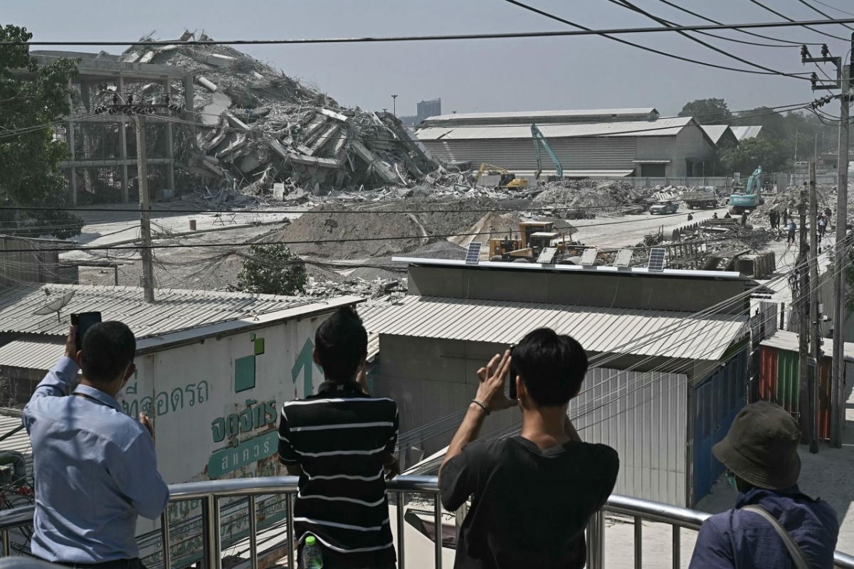 Động đất 7,7 độ myanmar ban bố tình trạng khẩn cấp, bangkok là vùng thảm họa hình ảnh 11 Dong dat 7,7 do myanmar ban bo tinh trang khan cap, bangkok la vung tham hoa hinh anh 11