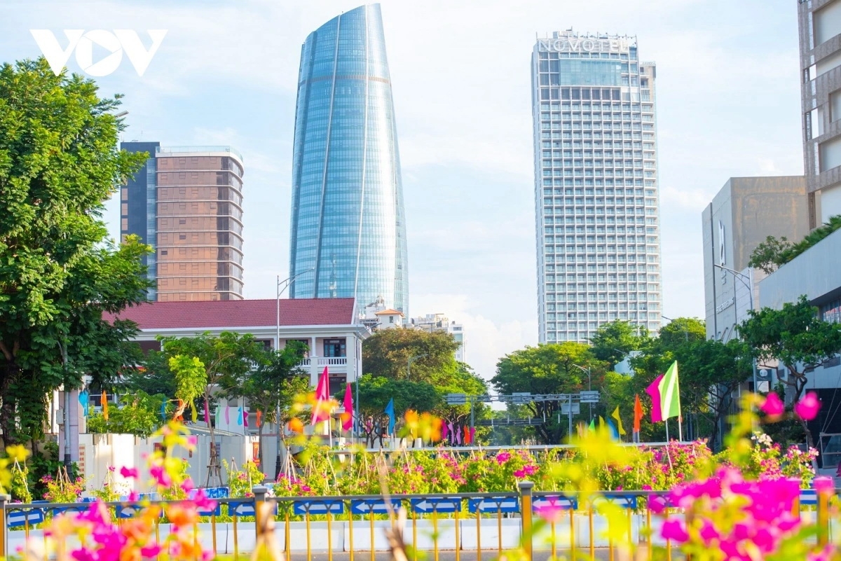 Tưng bừng các hoạt động kỷ niệm 50 năm Ngày giải phóng Đà Nẵng