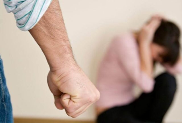 Gần 40 năm chịu đựng bạo lực gia đình, tôi có nên tiếp tục?