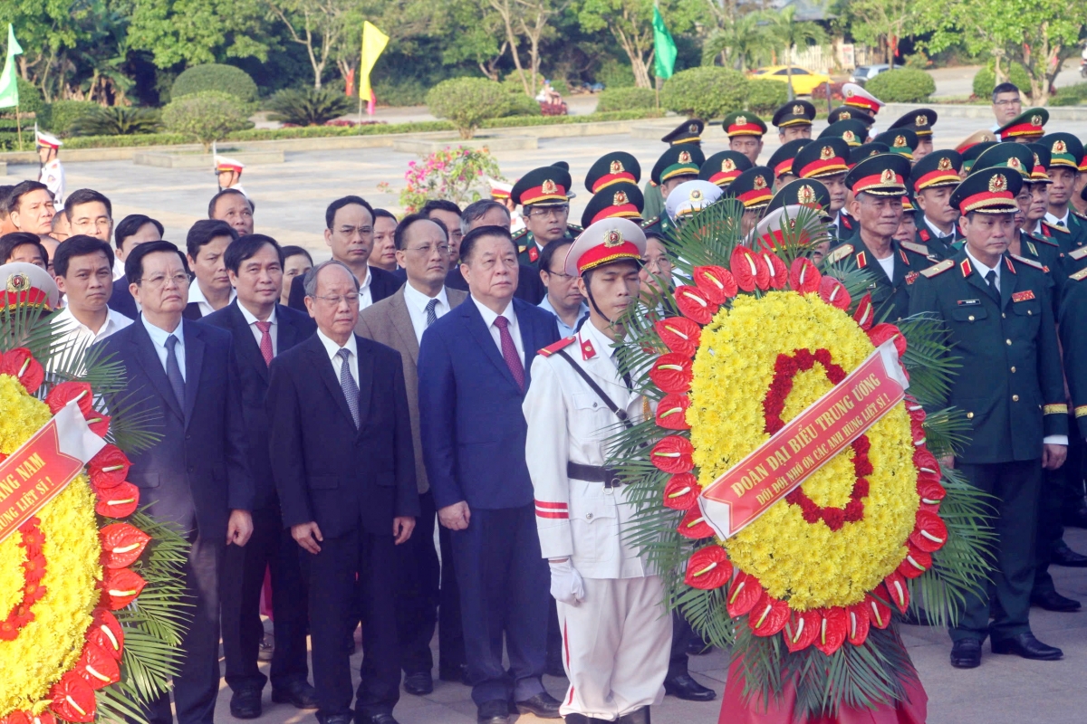 Ông nguyễn trọng nghĩa tri ân các anh hùng, liệt sỹ tỉnh quảng nam hình ảnh 1 Ong nguyen trong nghia tri an cac anh hung, liet sy tinh quang nam hinh anh 1