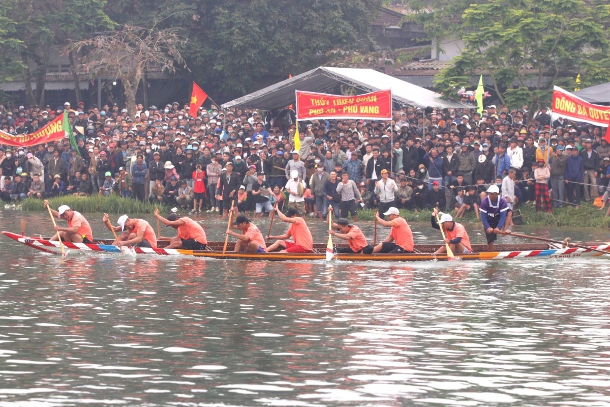 sôi nổi giải đua ghe truyền thống trên sông hương hình ảnh 2 soi noi giai dua ghe truyen thong tren song huong hinh anh 2
