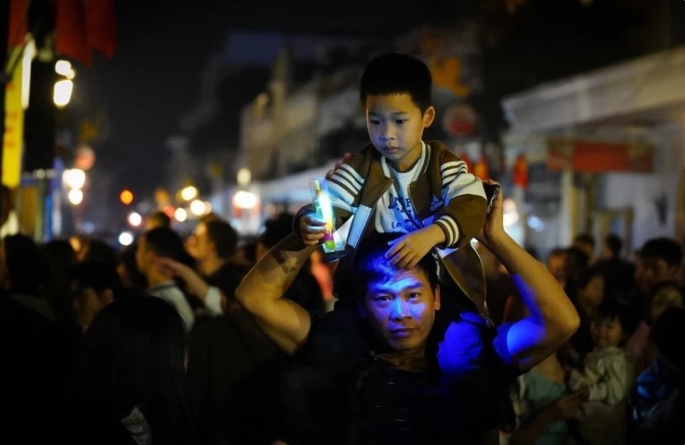 vietnam saves 448,000 kwh during earth hour 2025 picture 1