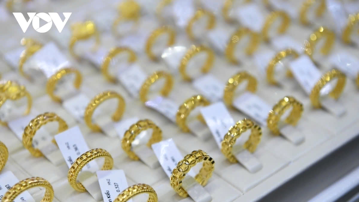 gold ring prices hit vnd95 million per tael, break all records picture 1 gold ring prices hit vnd95 million per tael, break all records picture 1