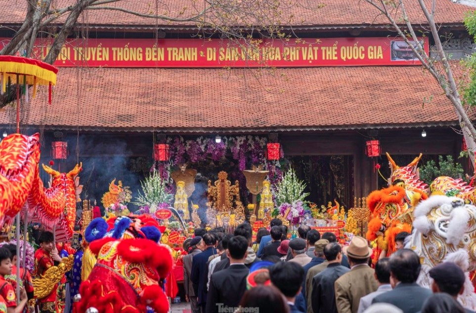 hai duong s tranh temple festival sees largest-ever celebration picture 11