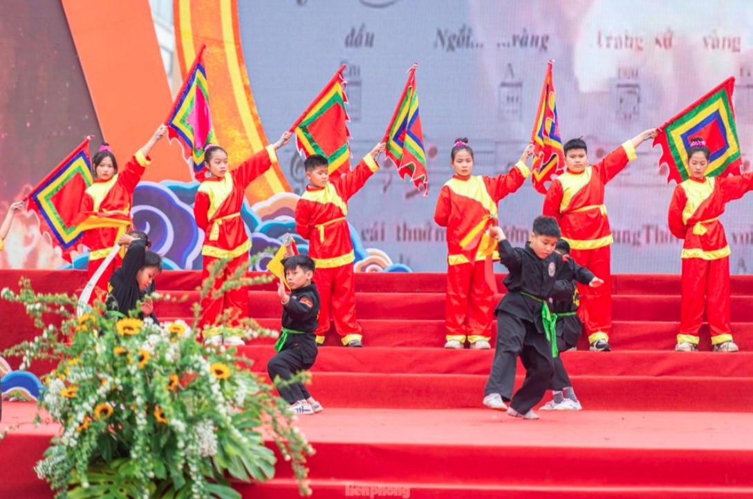 hai duong s tranh temple festival sees largest-ever celebration picture 3