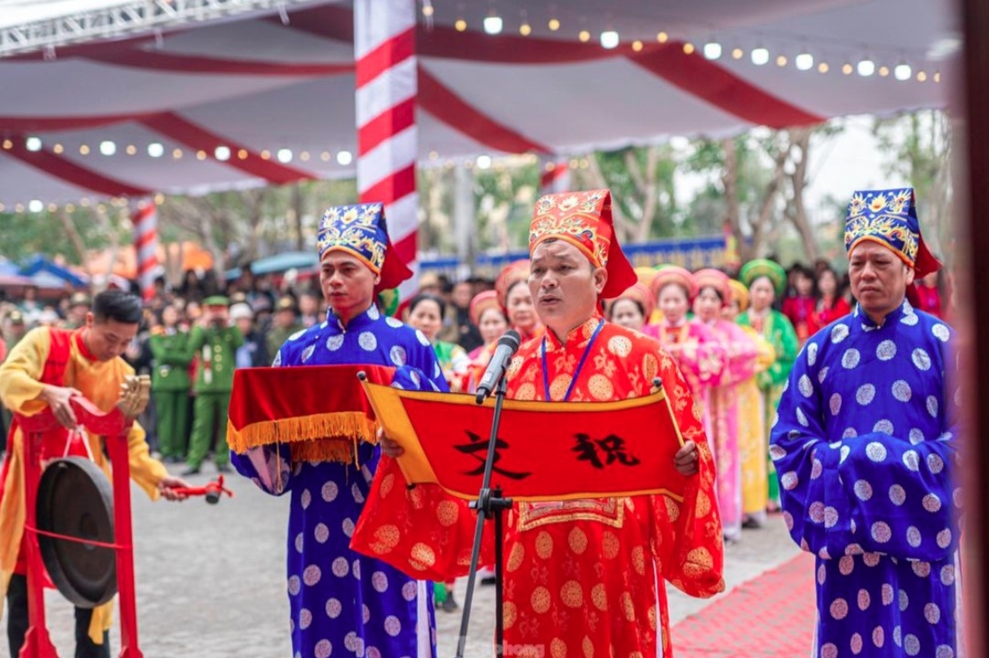 hai duong s tranh temple festival sees largest-ever celebration picture 5