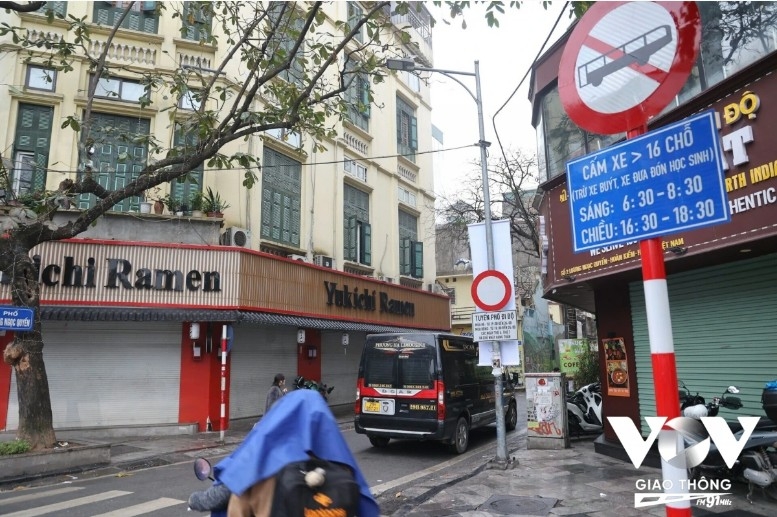 hanoi bans vehicles over 16 seats in old quarter, leaving drivers confused picture 2 hanoi bans vehicles over 16 seats in old quarter, leaving drivers confused picture 2