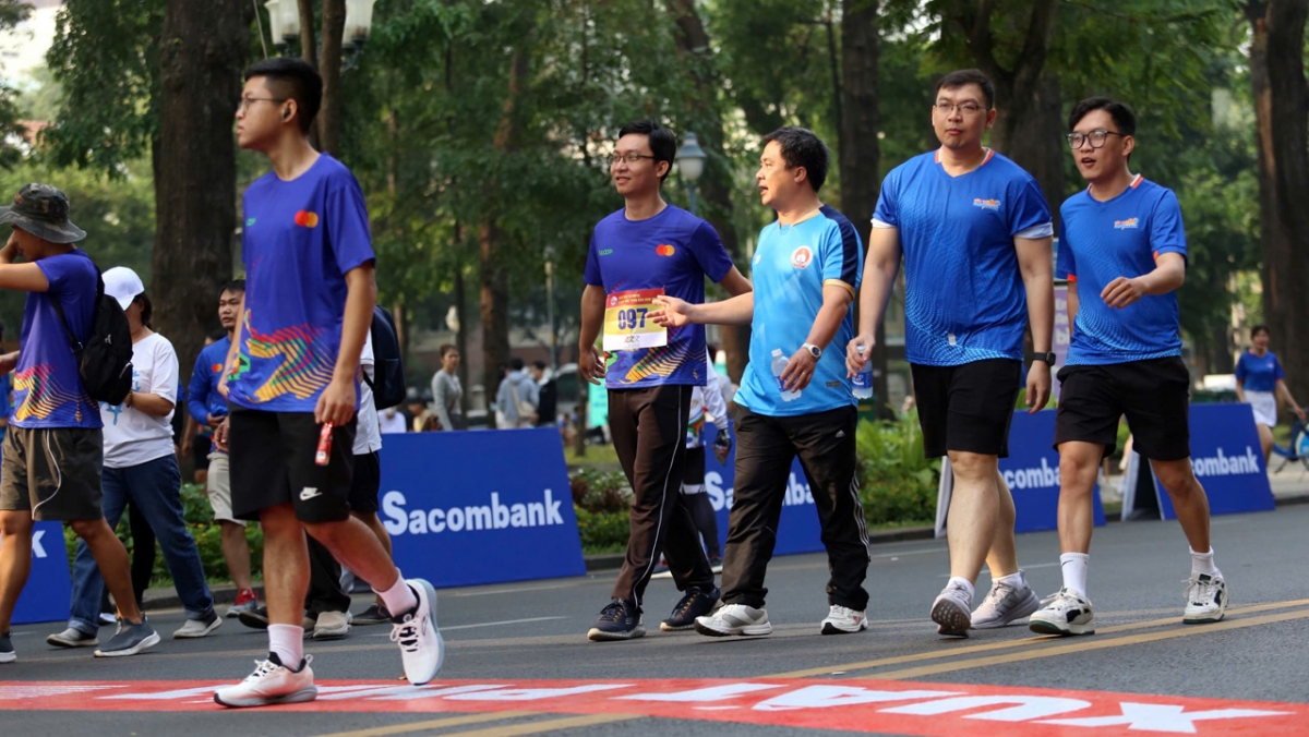 hơn 5.000 người hào hứng hưởng ứng ngày chạy olympic 2025 tại tp.hcm hình ảnh 5 hon 5.000 nguoi hao hung huong ung ngay chay olympic 2025 tai tp.hcm hinh anh 5