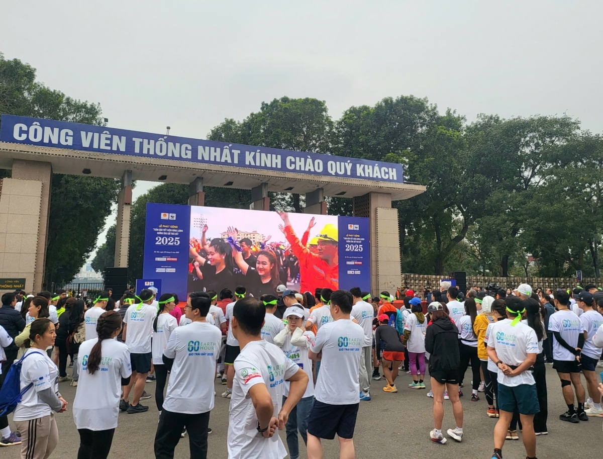 Nhiều địa phương, doanh nghiệp, cá nhân hưởng ứng Giờ trái đất 2025