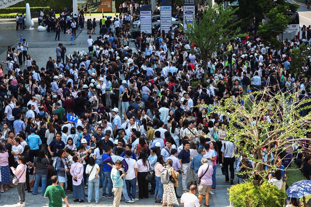 Ít nhất 43 công nhân mắc kẹt trong tòa nhà chọc trời ở Bangkok sau động đất