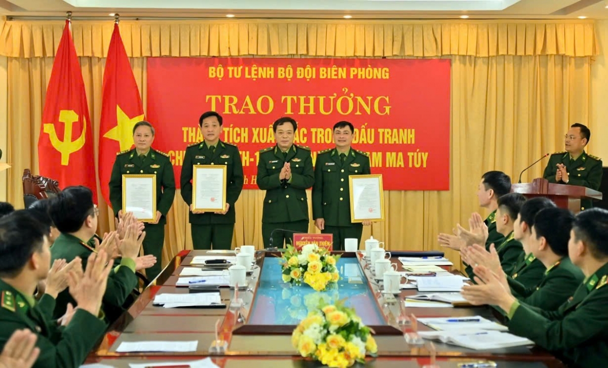 Khen thưởng lực lượng triệt phá chuyên án ma túy ở Thanh Hóa