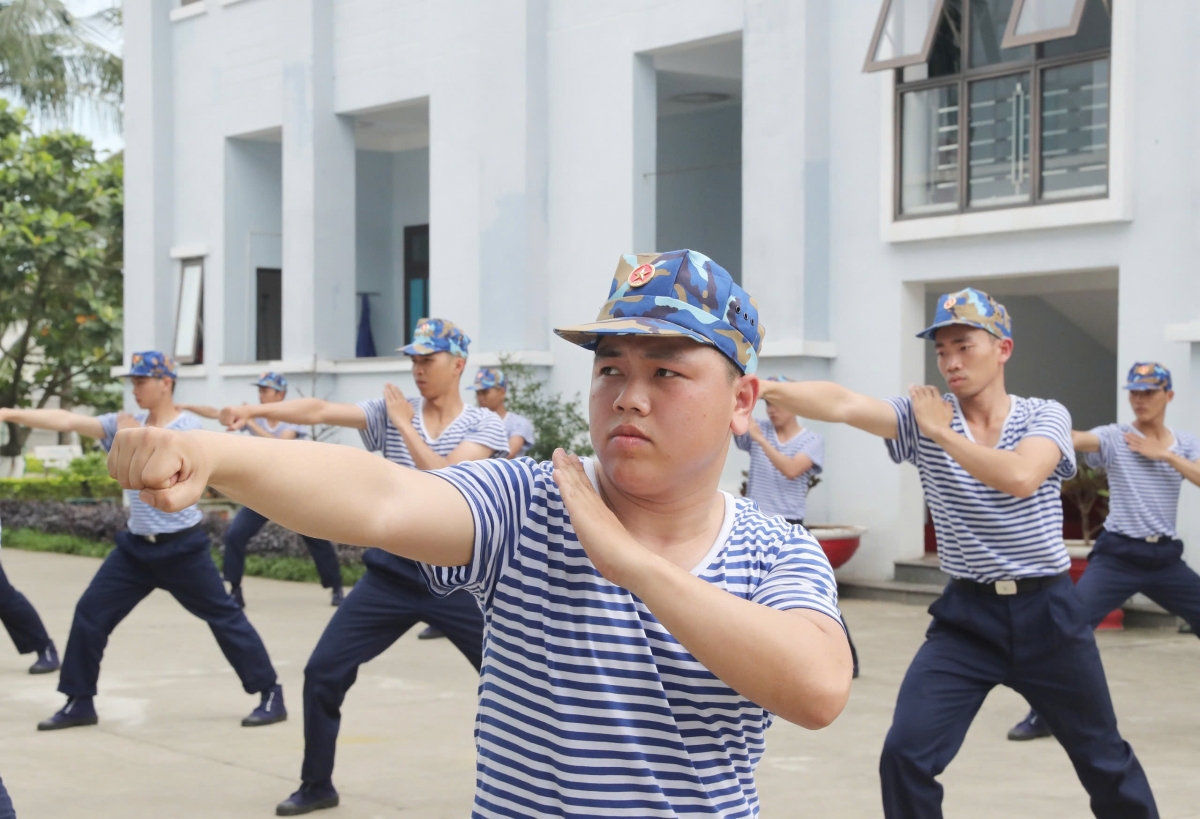 một ngày của tân binh hải quân hình ảnh 1 mot ngay cua tan binh hai quan hinh anh 1