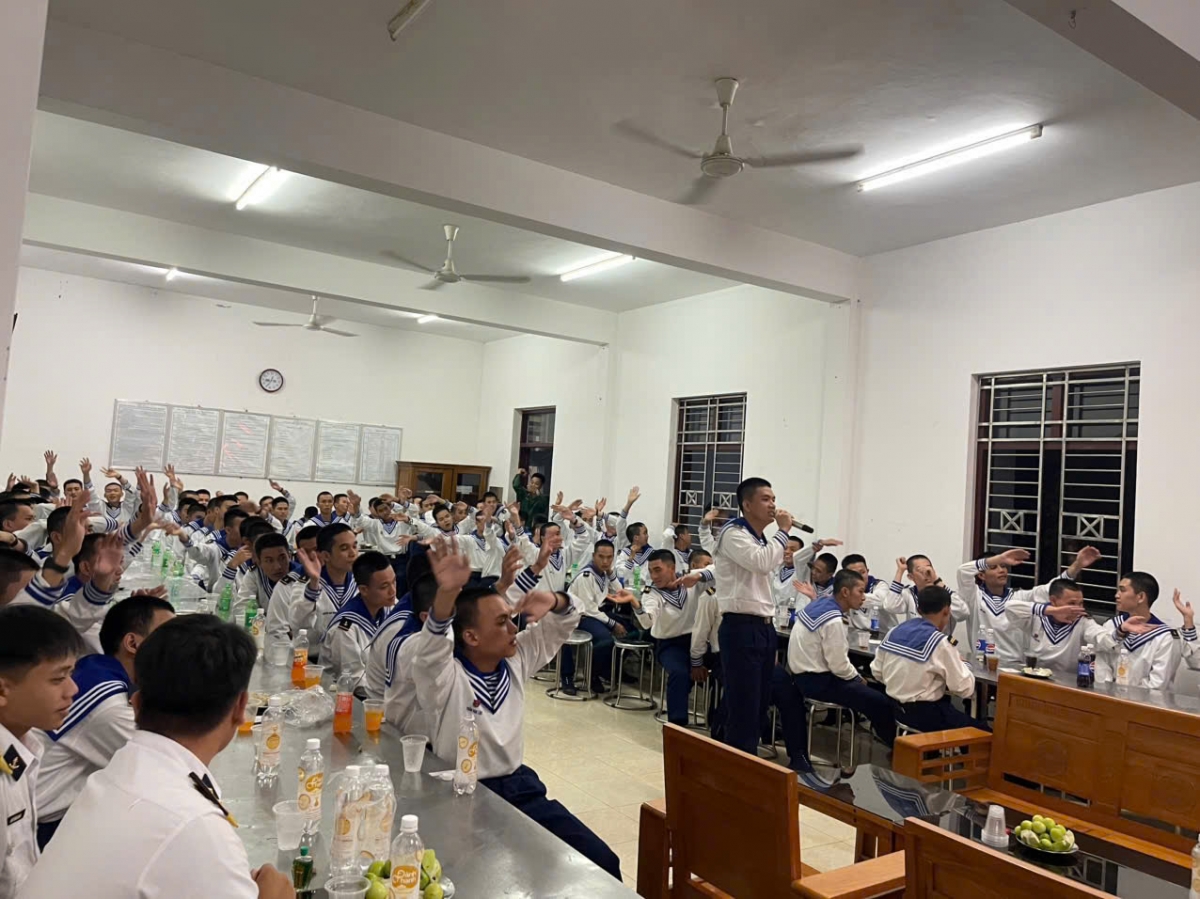 một ngày của tân binh hải quân hình ảnh 14 mot ngay cua tan binh hai quan hinh anh 14