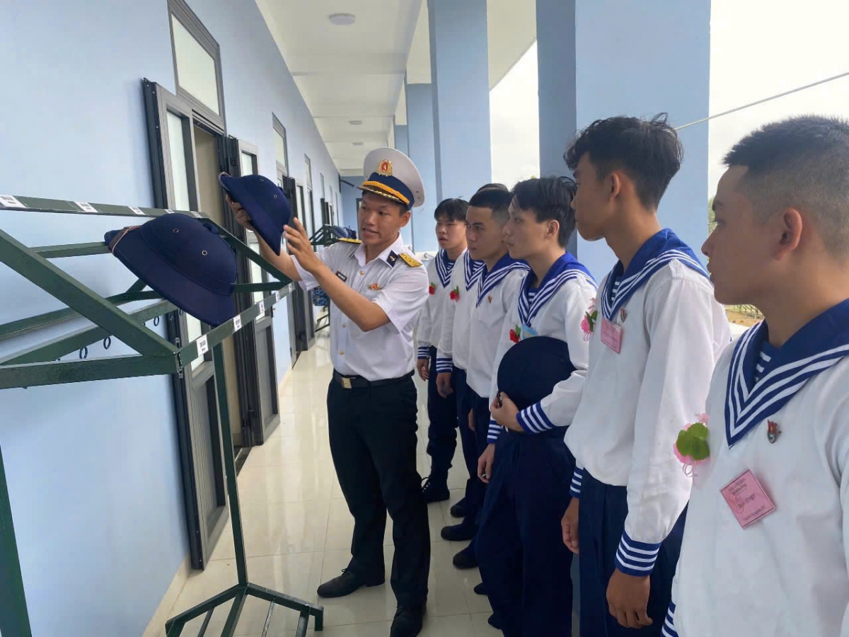 một ngày của tân binh hải quân hình ảnh 16 mot ngay cua tan binh hai quan hinh anh 16
