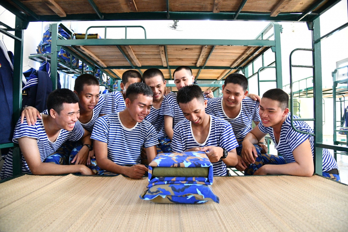 một ngày của tân binh hải quân hình ảnh 2 mot ngay cua tan binh hai quan hinh anh 2