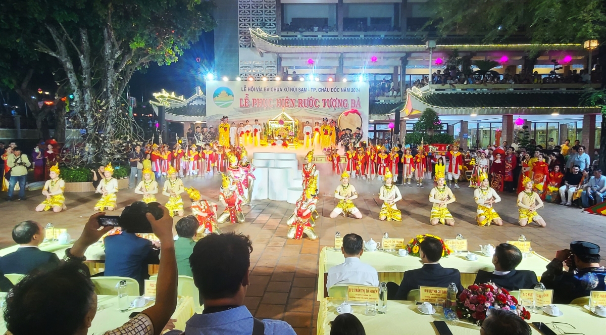 lễ hội vía bà chúa xứ núi sam là di sản văn hóa phi vật thể đại diện của nhân loại hình ảnh 2 le hoi via ba chua xu nui sam la di san van hoa phi vat the dai dien cua nhan loai hinh anh 2