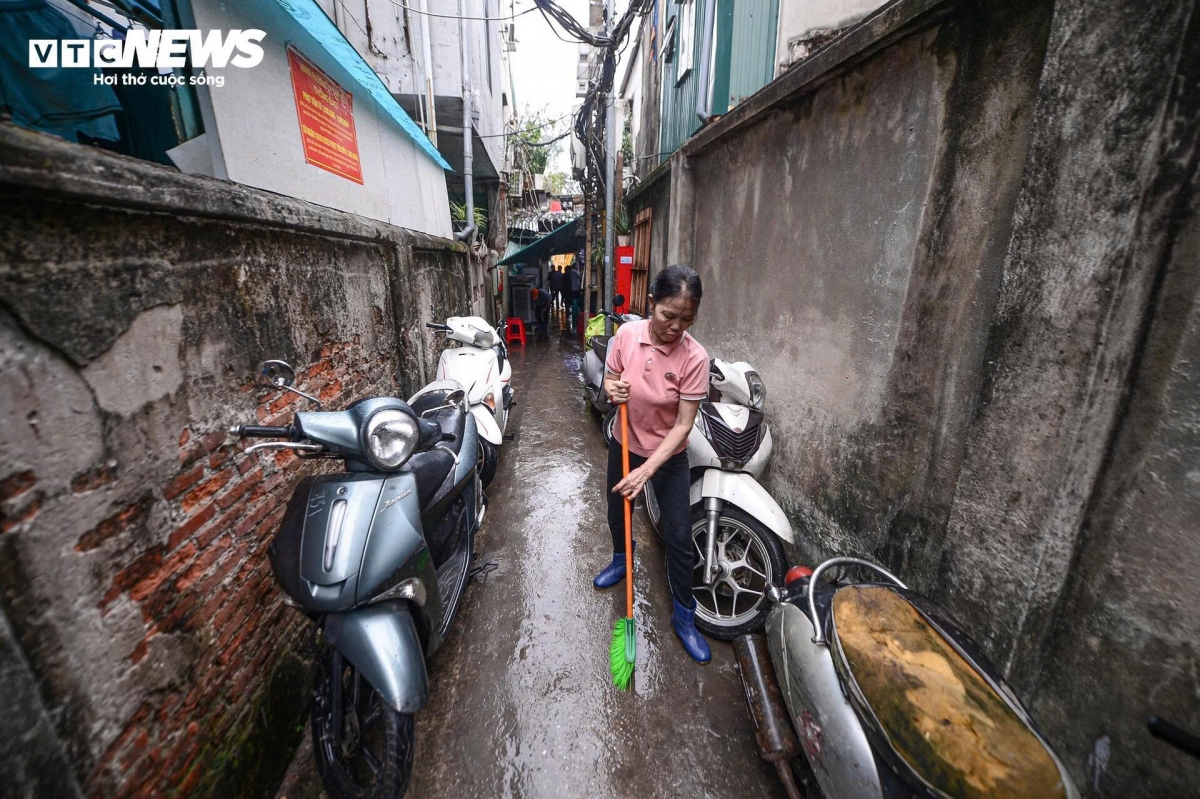 canh song chat choi, tam bo cua cac ho dan trong dien di doi khoi pho co ha noi hinh anh 18