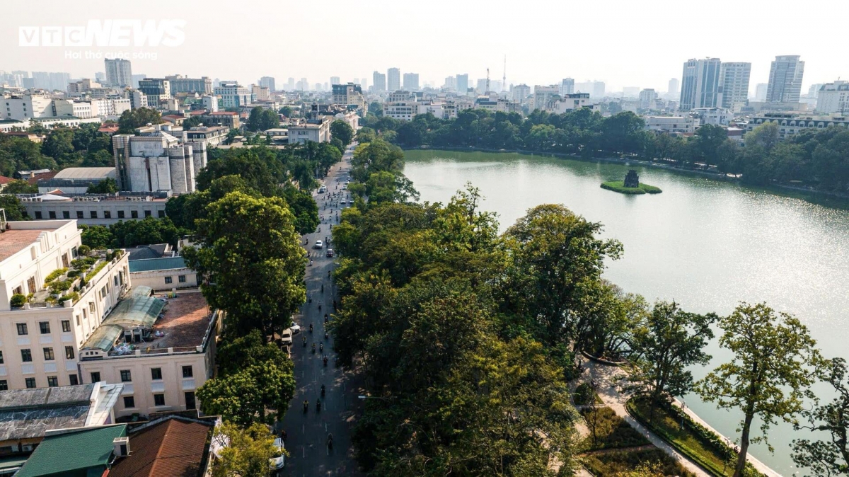 canh song chat choi, tam bo cua cac ho dan trong dien di doi khoi pho co ha noi hinh anh 2