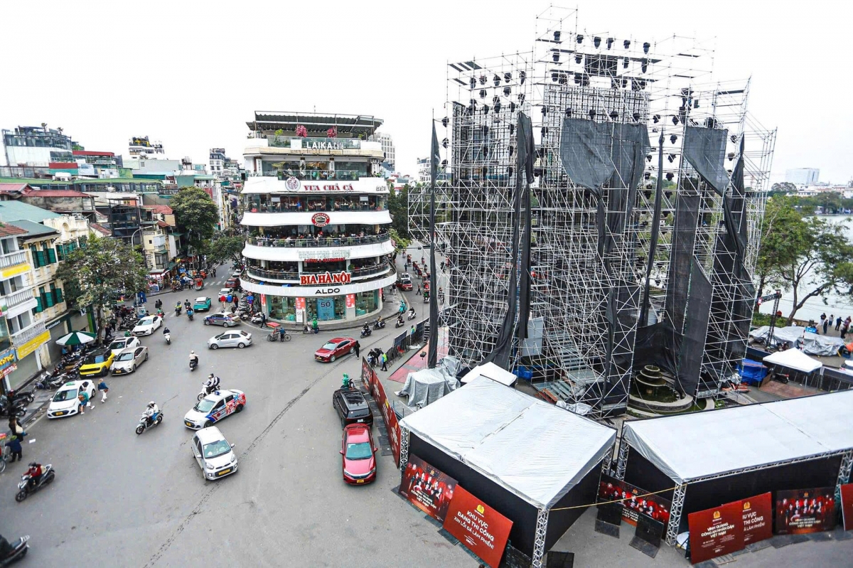 canh song chat choi, tam bo cua cac ho dan trong dien di doi khoi pho co ha noi hinh anh 21