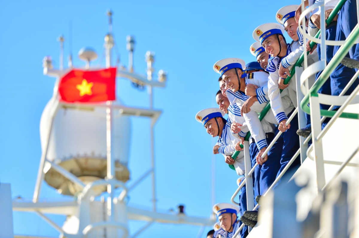 triển lãm ảnh nhân dịp 50 năm giải phóng trường sa hình ảnh 13 trien lam anh nhan dip 50 nam giai phong truong sa hinh anh 13