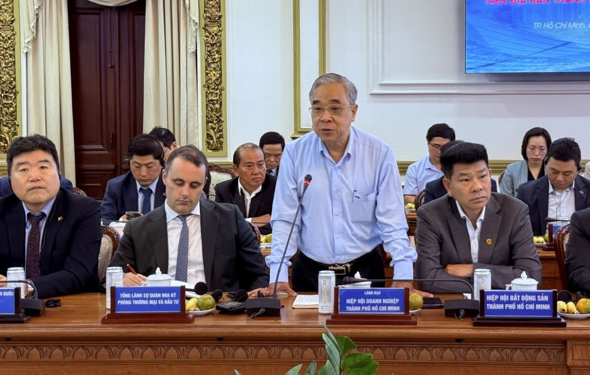 tp.hcm chuyển đổi từ nền hành chính xin cho sang kiến tạo, phục vụ để hỗ trợ dn hình ảnh 1 tp.hcm chuyen doi tu nen hanh chinh xin cho sang kien tao, phuc vu de ho tro dn hinh anh 1