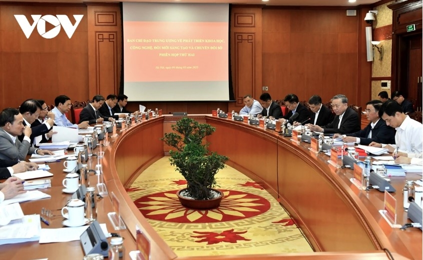 party chief stresses urgency in developing strategic technologies picture 2