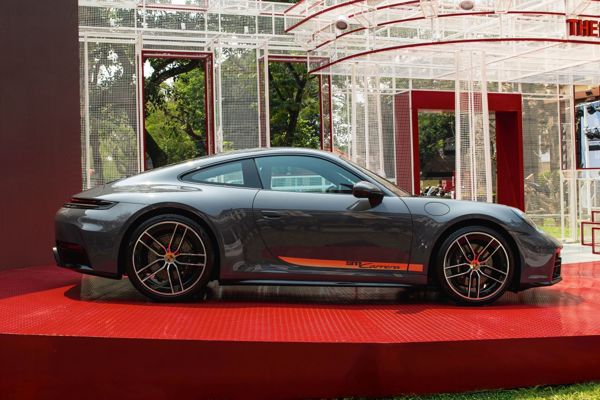 kham pha porsche 911 moi vua ra mat voi gia tu 8,87 ty dong hinh anh 3