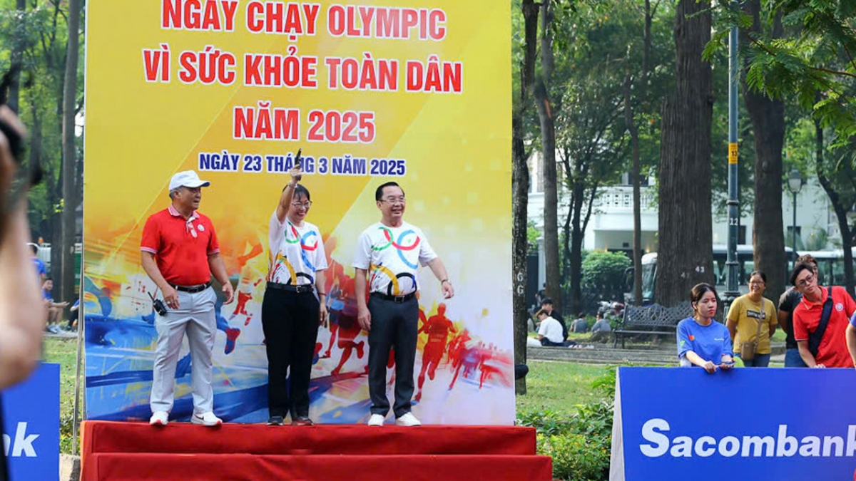 hơn 5.000 người hào hứng hưởng ứng ngày chạy olympic 2025 tại tp.hcm hình ảnh 2 hon 5.000 nguoi hao hung huong ung ngay chay olympic 2025 tai tp.hcm hinh anh 2