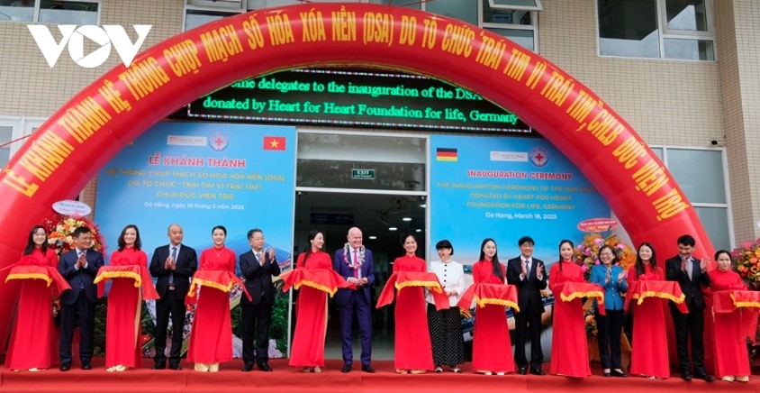 german philanthropist honored with da nang s first-ever dedication award picture 2