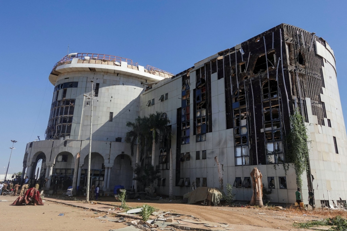 Quân đội Sudan chiếm lại trụ sở Ngân hàng Trung ương tại thủ đô Khartoum
